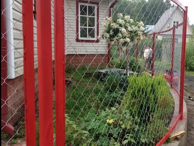 Полукруглый сварной забор из сетки рабицы